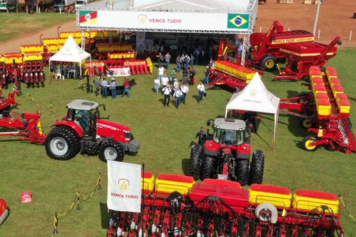 Sembradoras-y-Tolvas-de-Vence-Tudo-1024x683