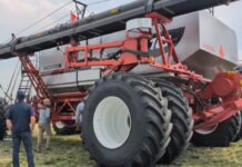 Morris diseñó el Air Cart más grande del mundo: 50.744 litros