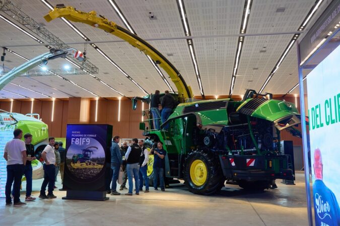 John-Deere-en-el-Congreso-Argentino-de-Forrajes-02-wpv_900x450