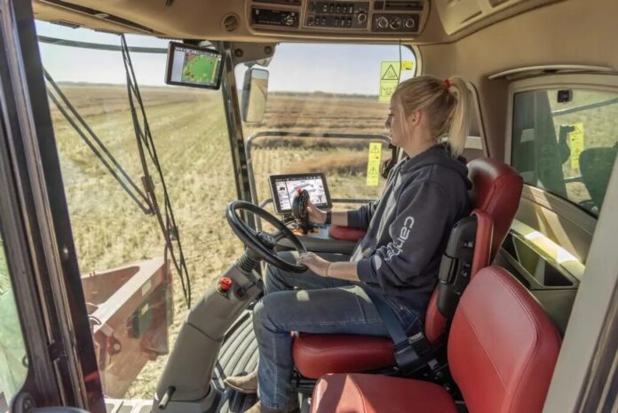 Cosechadora-Case-IH-cabina-1024x684