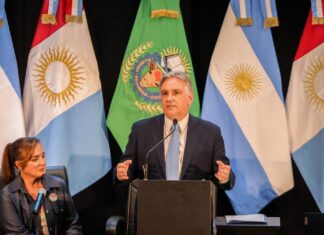 Llaryora y los anuncios para el campo